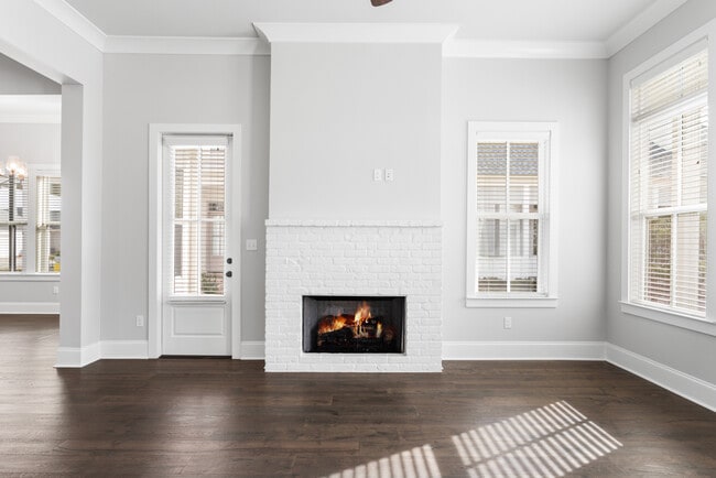 Photo - 2048 Perennial Ln