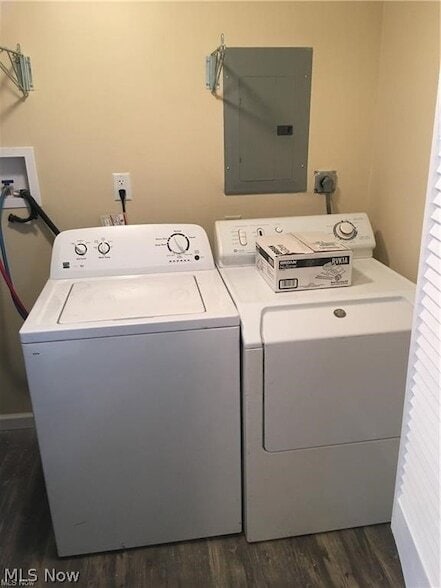 Photo - 2443 Amberly Dr
