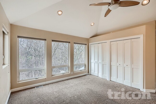 Photo - 2296 Highwood Ave E