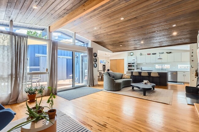 Building Photo - Downtown Boulder Mid-Mod Retreat w/ Hot Tub Rental