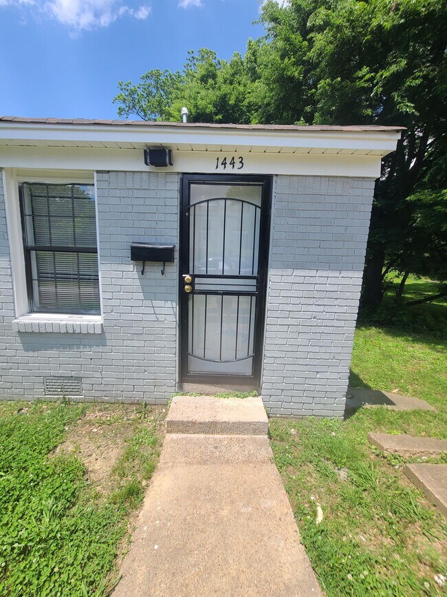 Photo - 1443 Hemlock St House