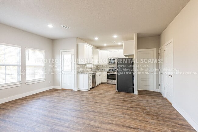 3102 SW Garrison Ln Unit 2