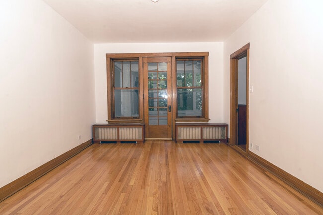 5104 W Hutchinson St Unit 2