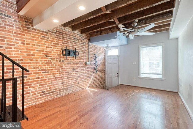 Photo - 112 N Streeper St