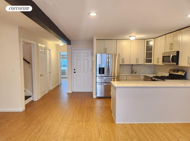 Photo - 336 Howe Ave