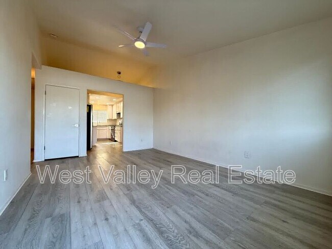 Photo - 405 S 6th St