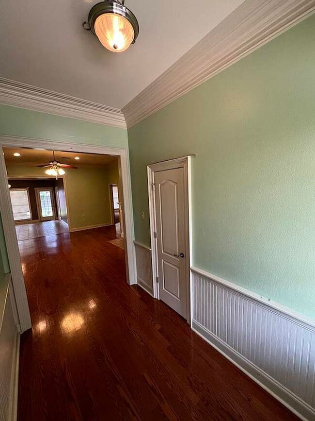 Photo - Beautiful 3 Bedroom Home in Established Zachary Neighborhood!