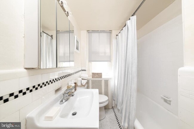 Photo - 2100 Walnut St St Unidad 14C