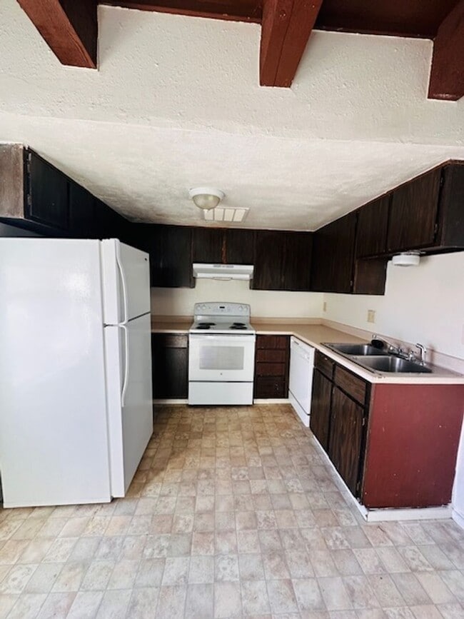 Photo - Available Now!!! Unit 185 E