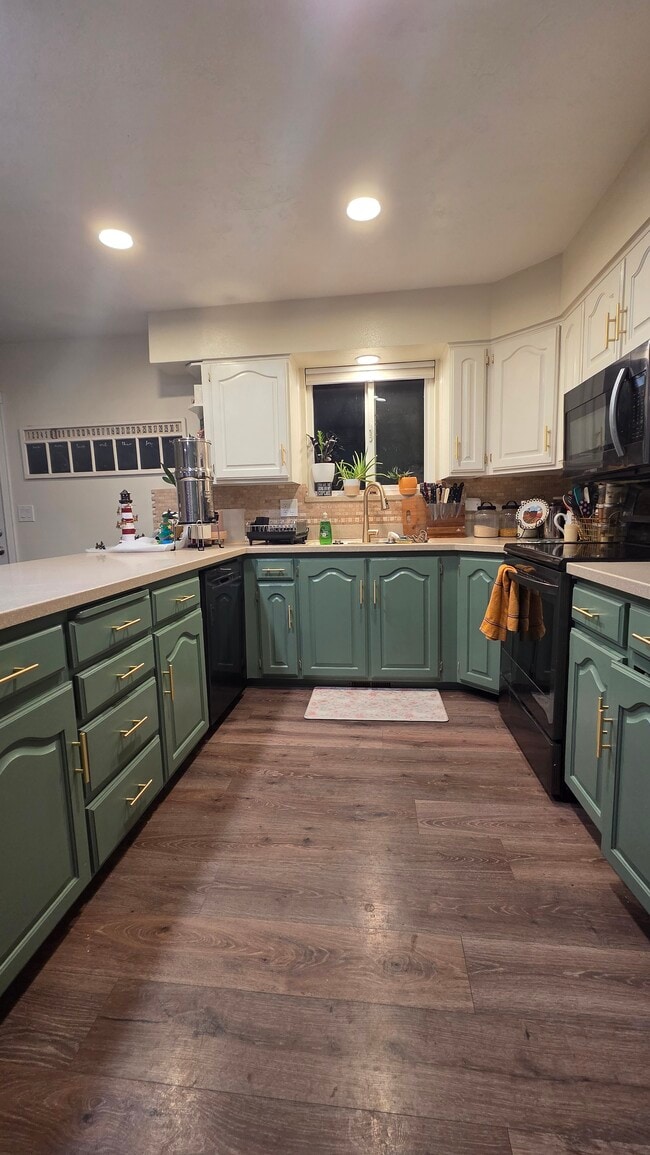 Cocina - 4701 S Turnberry Pl