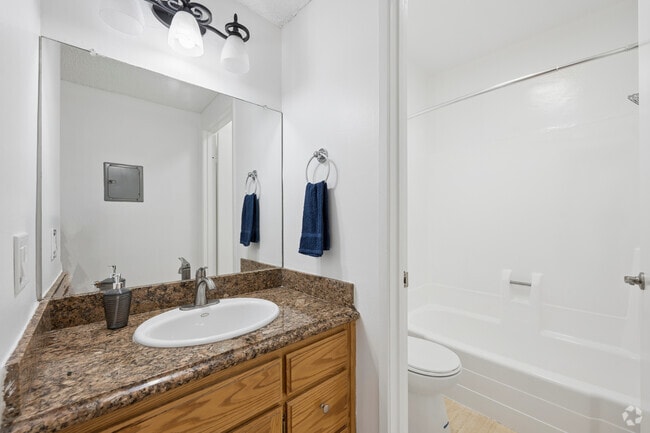 2BR, 2BA - 1200SF - Second Bathroom