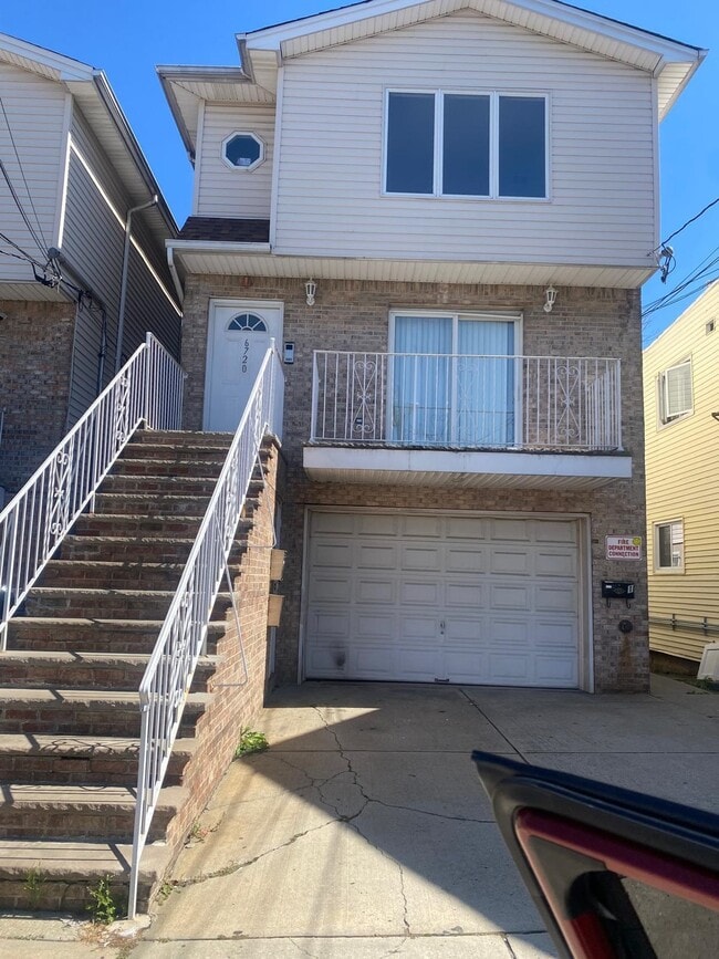 Building Photo - 6720 Madison St Unit 1 Rental