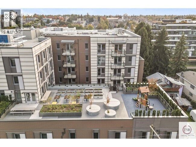 Photo - 5085 McHardy St