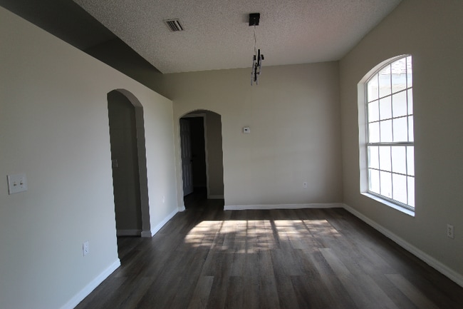 Photo - 959 Pine Walk Ct NE