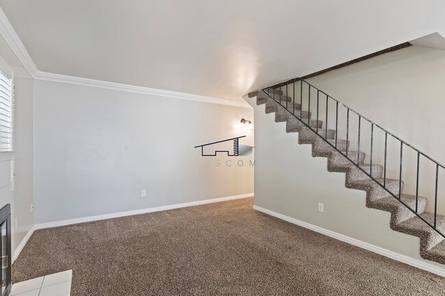 Photo - 77 Pheasantbrook Cir