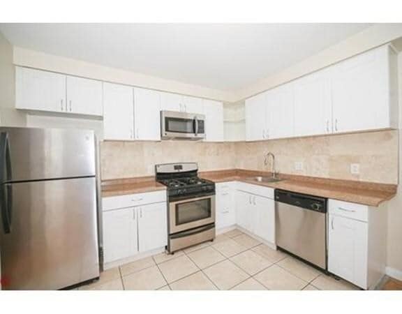 Photo - 23 Pine St Apartments Unit 2