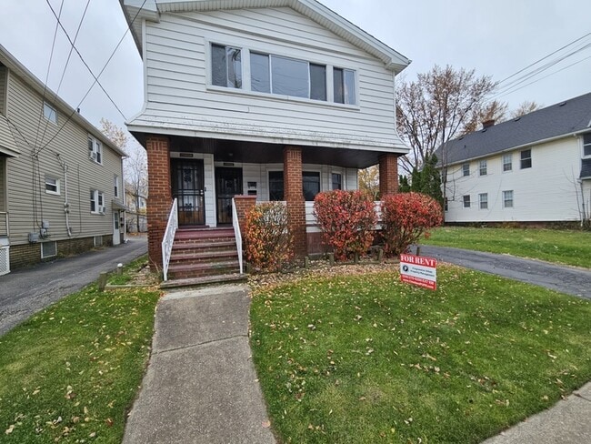 Building Photo - 15906 Corsica Ave