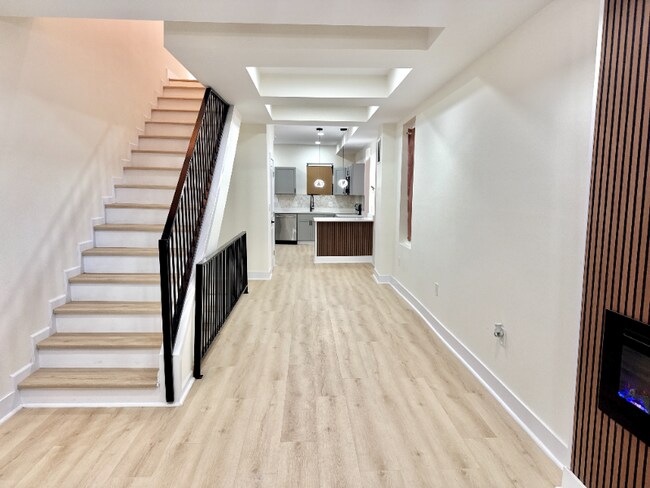 Photo - 1518 E Lanvale St Townhome