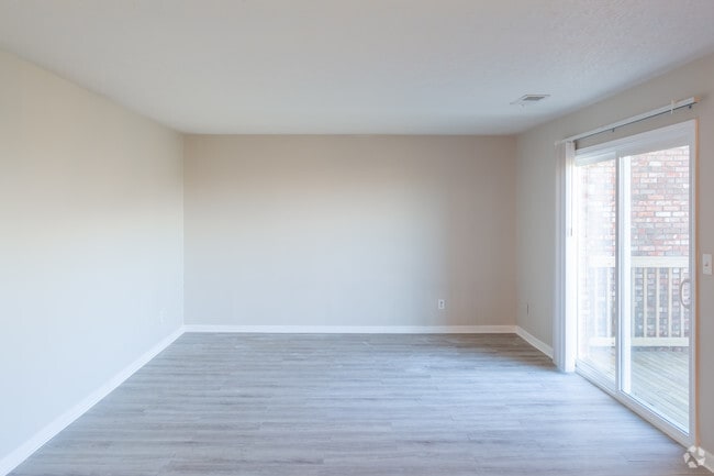 2BR, 1.5BA - 990 SF - City View Apartments