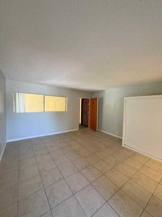 Photo - 4055 W 129th St Unidad 6