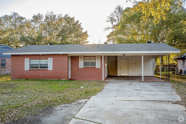 Building Photo - 3 Bed 2 Bath home in Pascagoula near the b...