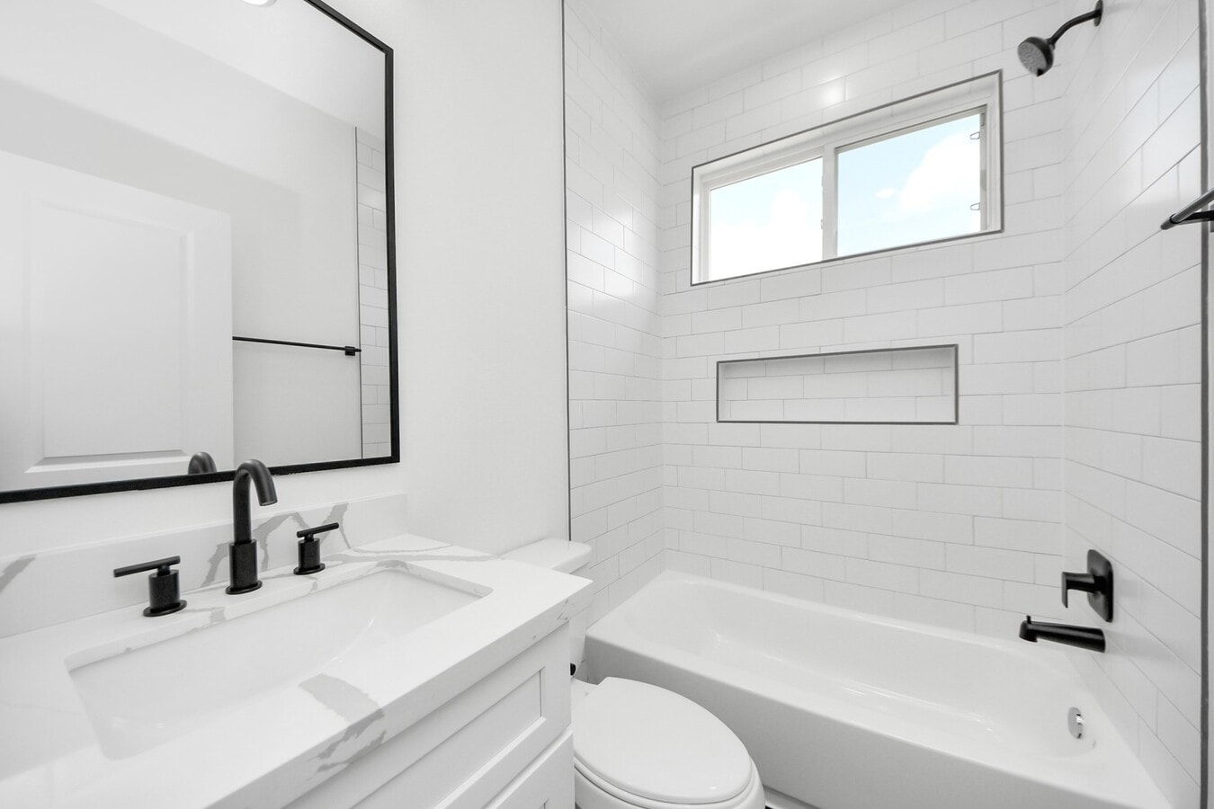Photo - 2424 Harrington St