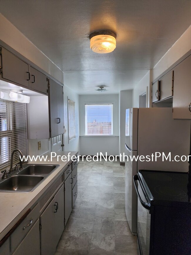 Photo - 1059 N 4th St
