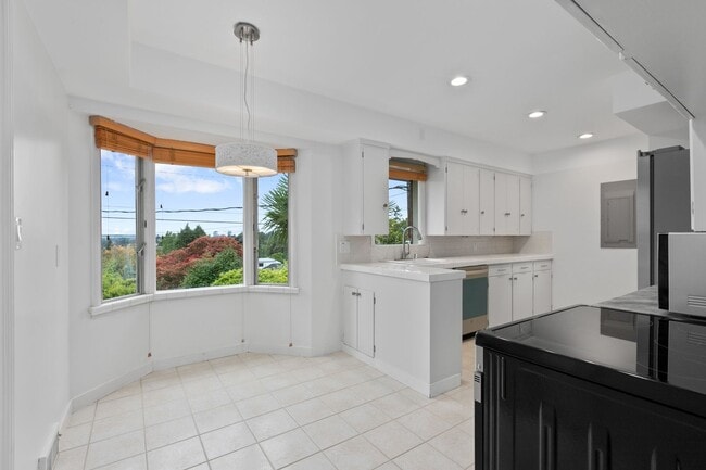 Photo - 4bd/2ba Seattle Home