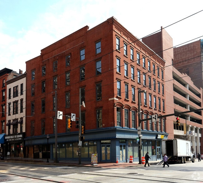 Photo - 220 W Baltimore St