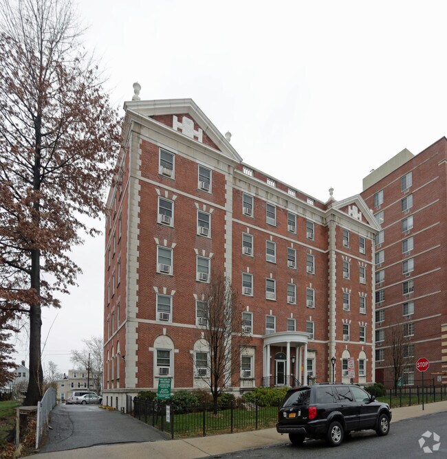 Photo - Kings Court Apartments