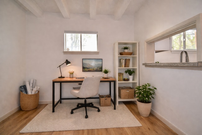 Photo - 410 Bishops Lodge Rd Unit #1