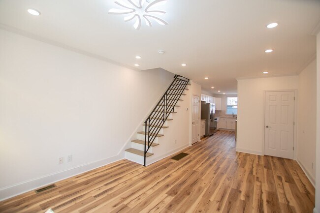 Building Photo - Renovated South Philadelphia Rowhome