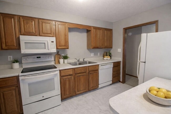 Photo - 2011 Bridgewater Dr