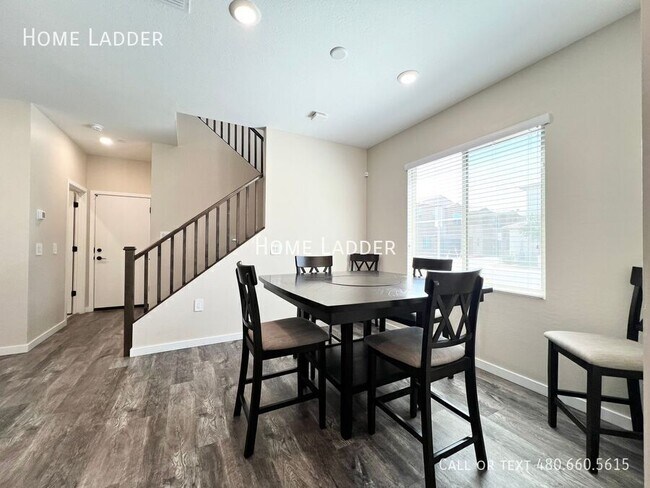 Photo - 779 E Doral Ave