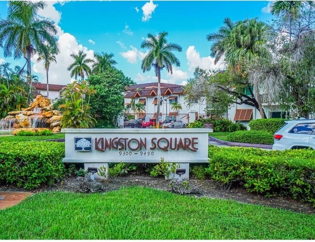 Building Photo - 9402 SW 77th Ave Unit L8