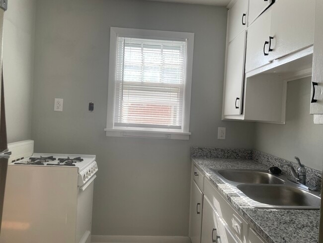 Photo - 100 E Stewart Rd Unit 8