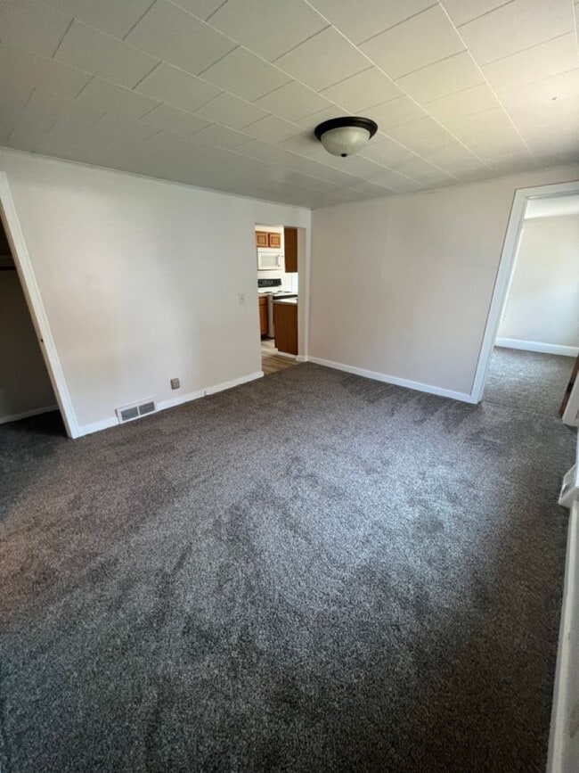 Photo - 511 E 1st St Apartment Unit 2