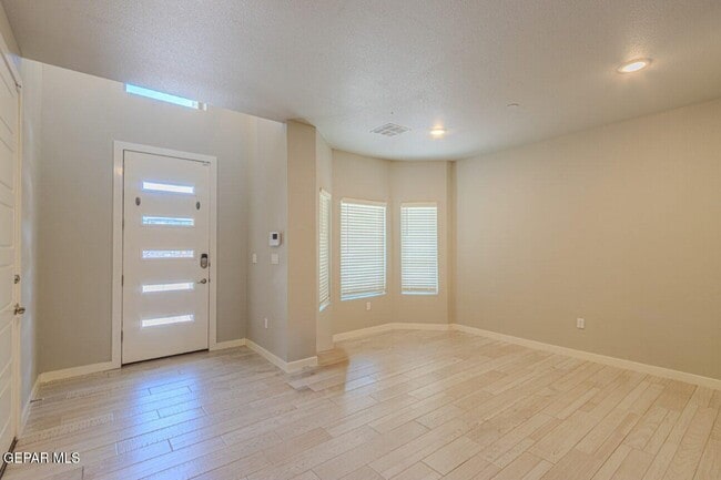 Photo - 249 Emerald Tower Dr