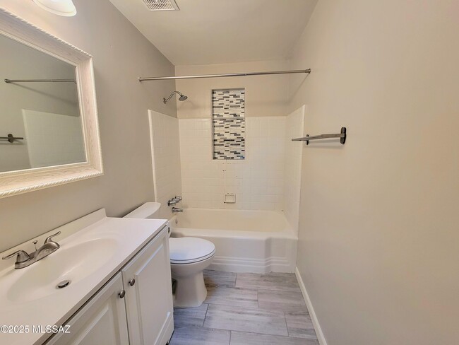 Photo - 5352 E Waverly St
