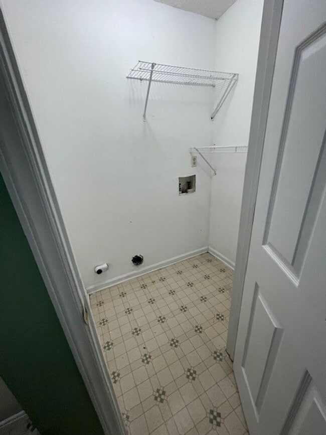 Photo - READY TO MOVE IN! 3 BEDS/2 BATHS!