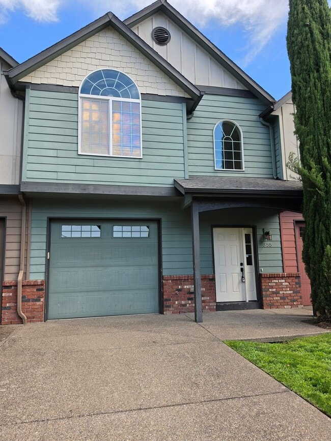 Building Photo - 355 SW Pemberly Loop