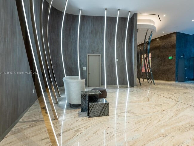 Photo - 1000 Brickell Plz