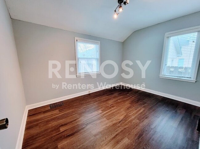 Photo - 875 Agate St