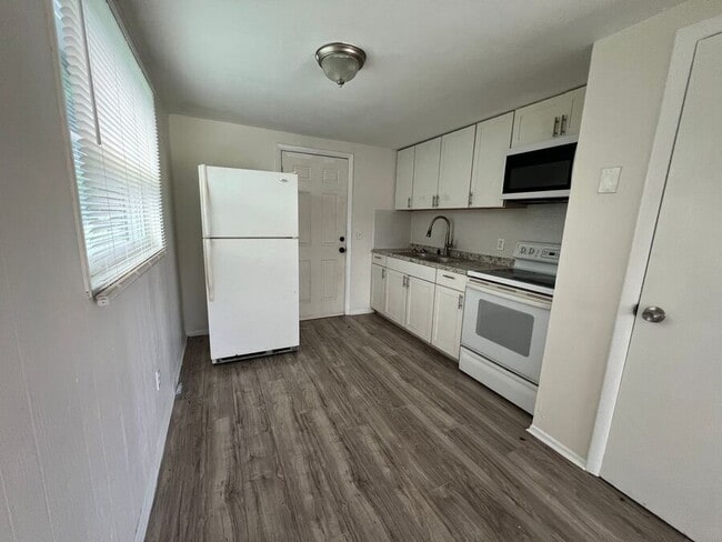 Photo - 9317 Goldenrod Rd Unidad B