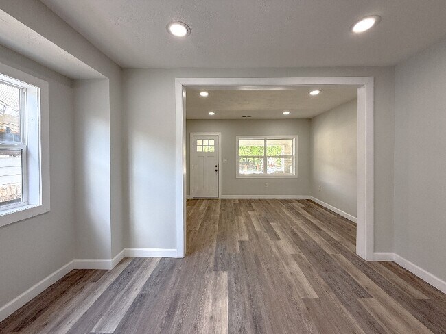 Photo - 1506 Dawson St