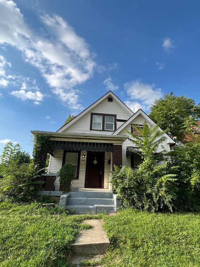 Building Photo - 1038 W Roache St Unit 1038 W Roache A Rental