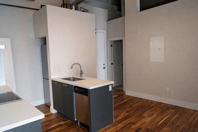 Photo - 85 King St E Unité 403