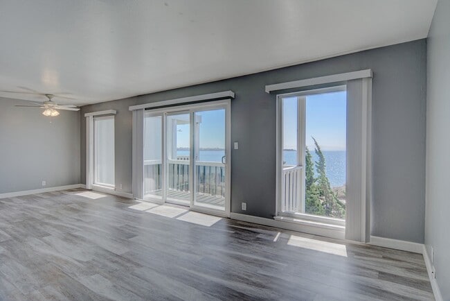 Synergy @ 2019 Shoreline Apartments