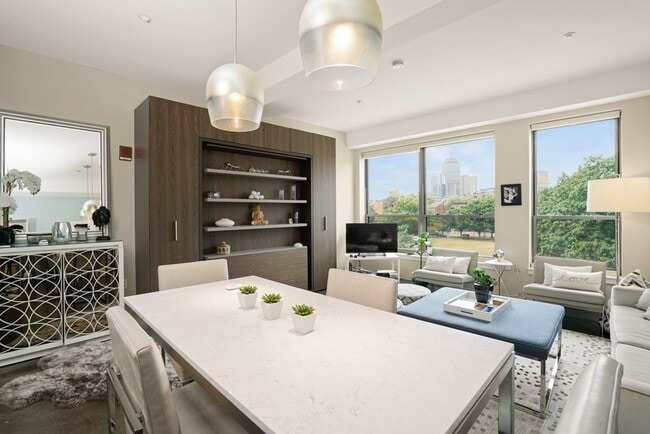 Building Photo - 1166 Washington St Unit 305 Rental