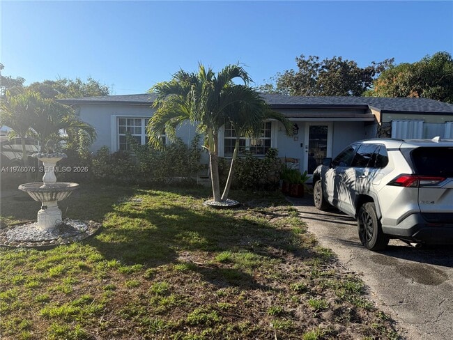 Building Photo - 1350 NE 134th St